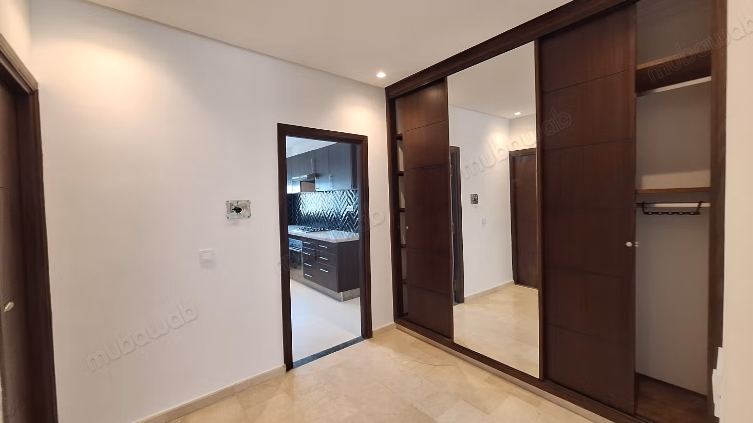 Affitto di un appartamento a Gauthier. Superficie 56 m². Posti auto e terrazza