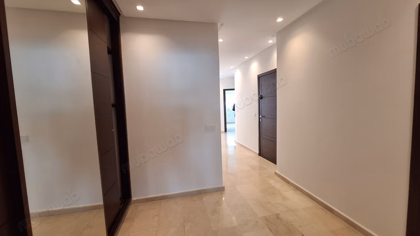 Affitto di un appartamento a Gauthier. Superficie 56 m². Posti auto e terrazza