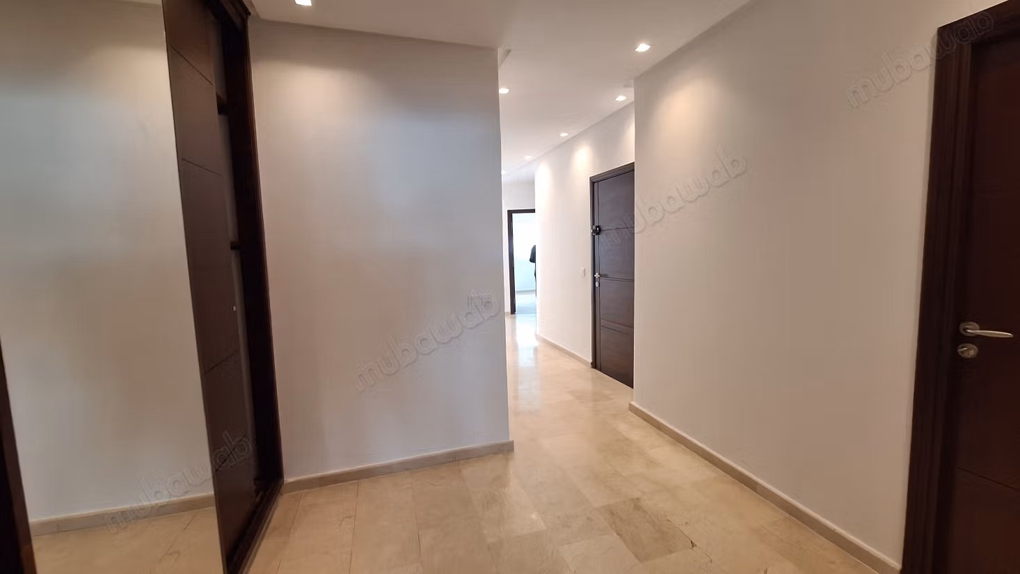 Affitto di un appartamento a Gauthier. Superficie 56 m². Posti auto e terrazza