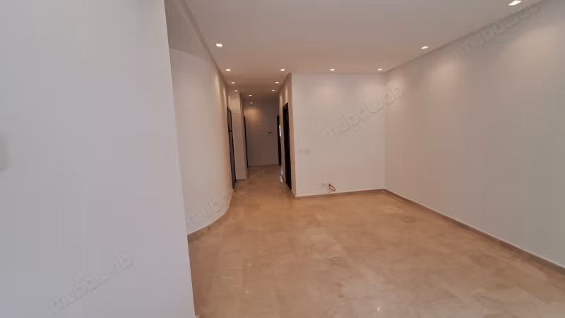 Location d'un appartement à Gauthier. Superficie 56 m². Places de stationnement et terrasse