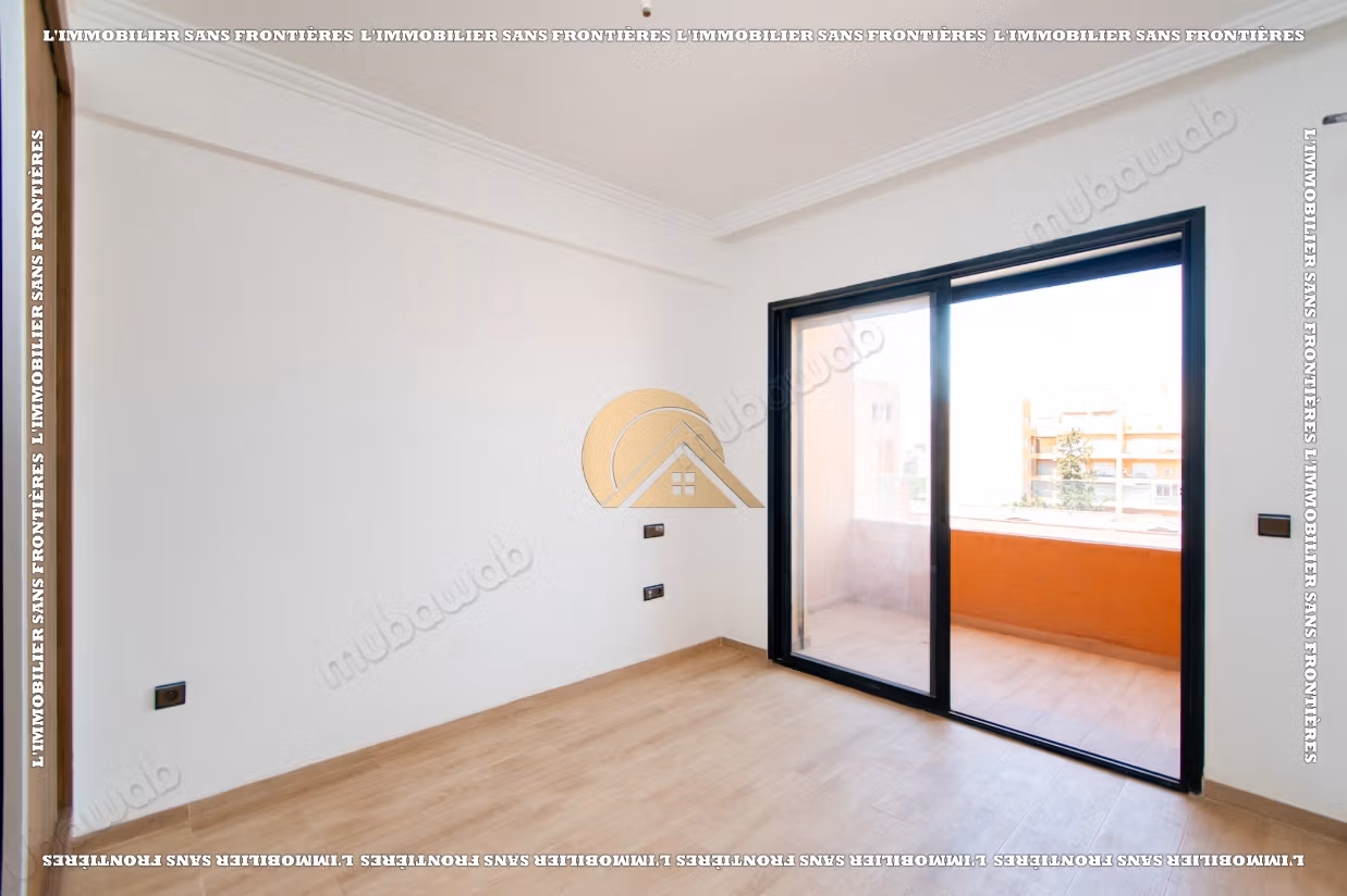 Apartamento vacío en venta en Guéliz, Marrakech – Terraza – 101 m²