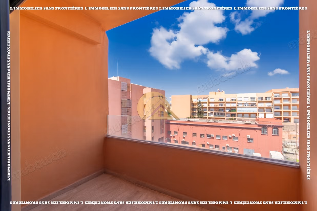 Apartamento vacío en venta en Guéliz, Marrakech – Terraza – 101 m²