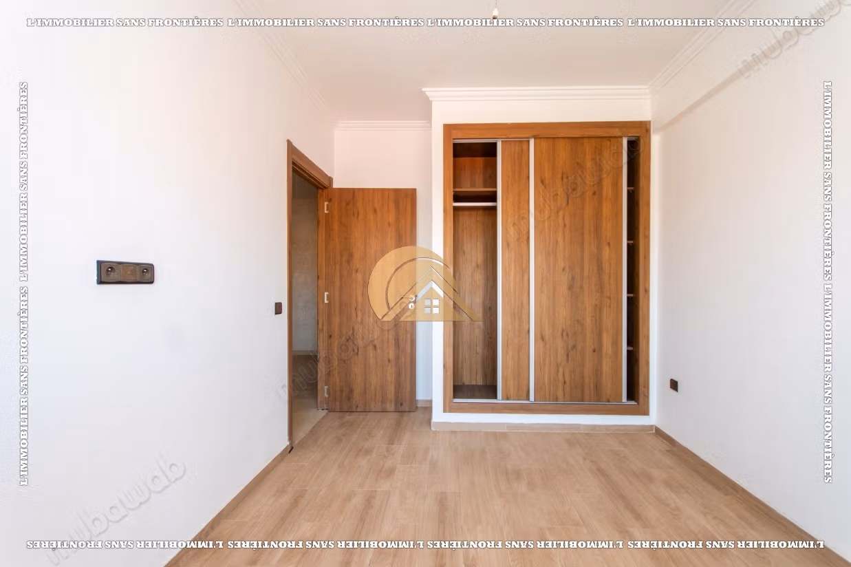 Apartamento vacío en venta en Guéliz, Marrakech – Terraza – 101 m²