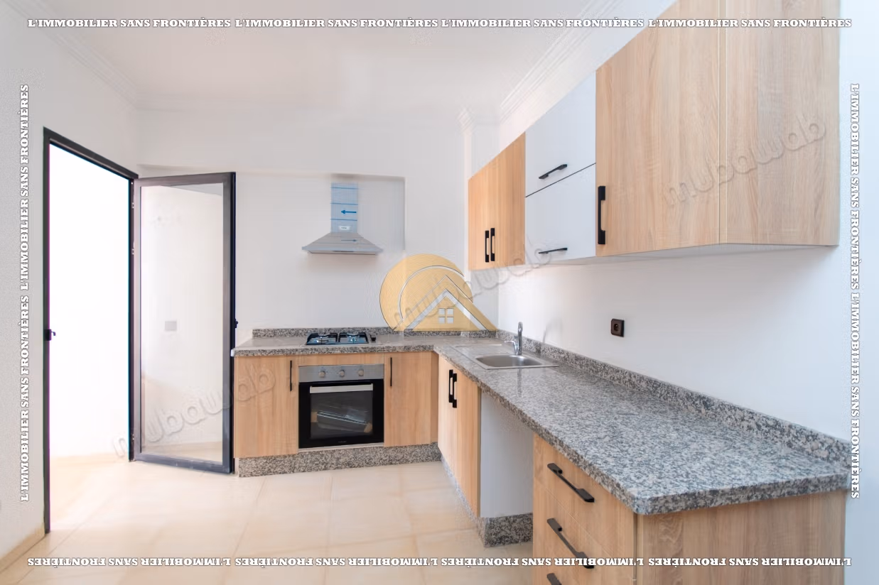 Apartamento vacío en venta en Guéliz, Marrakech – Terraza – 101 m²