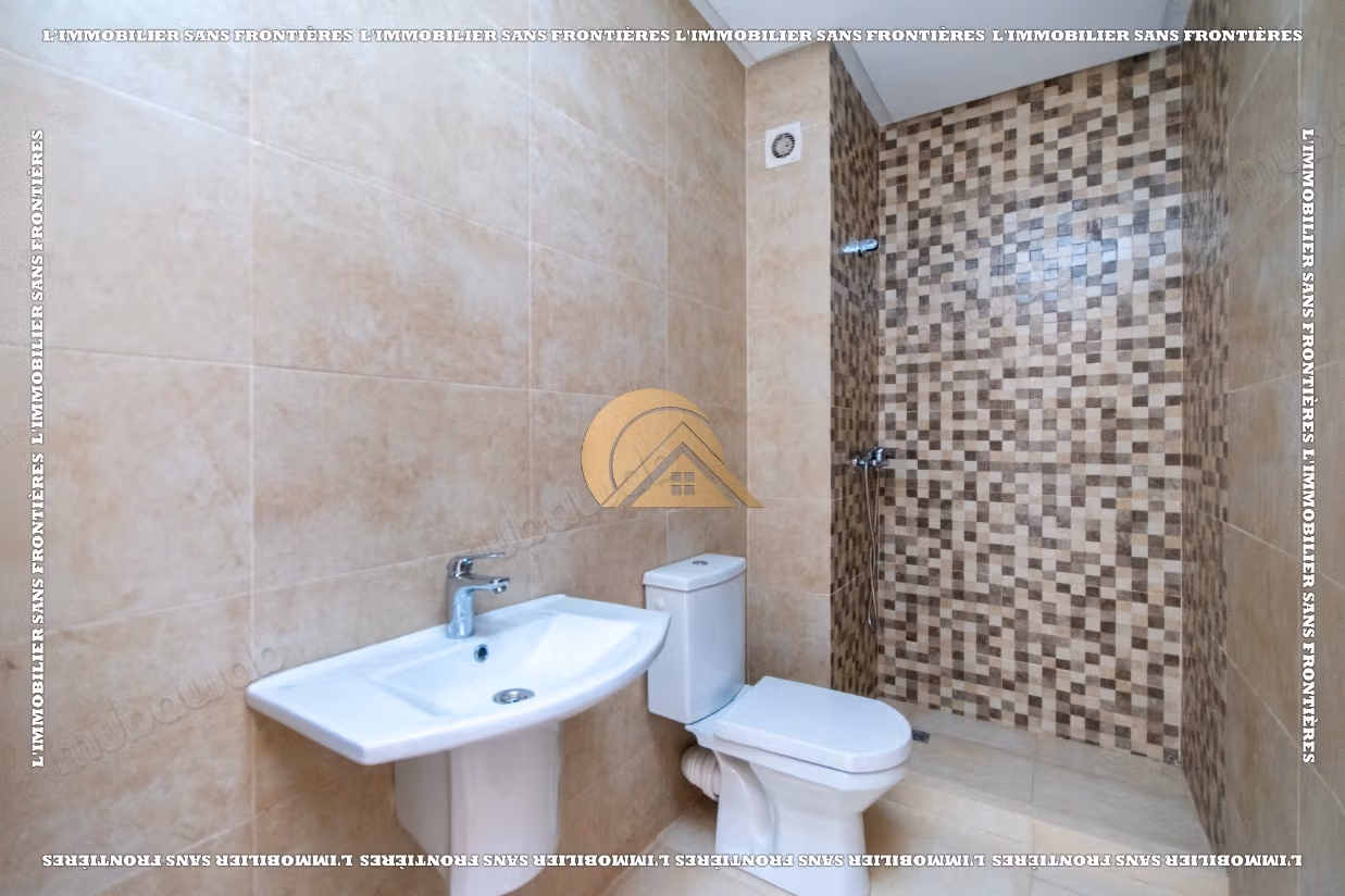 Apartamento vacío en venta en Guéliz, Marrakech – Terraza – 101 m²