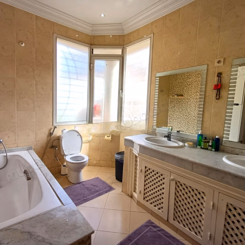 Magnifica villa in affitto a Sidi Maarouf vuota senza mobili