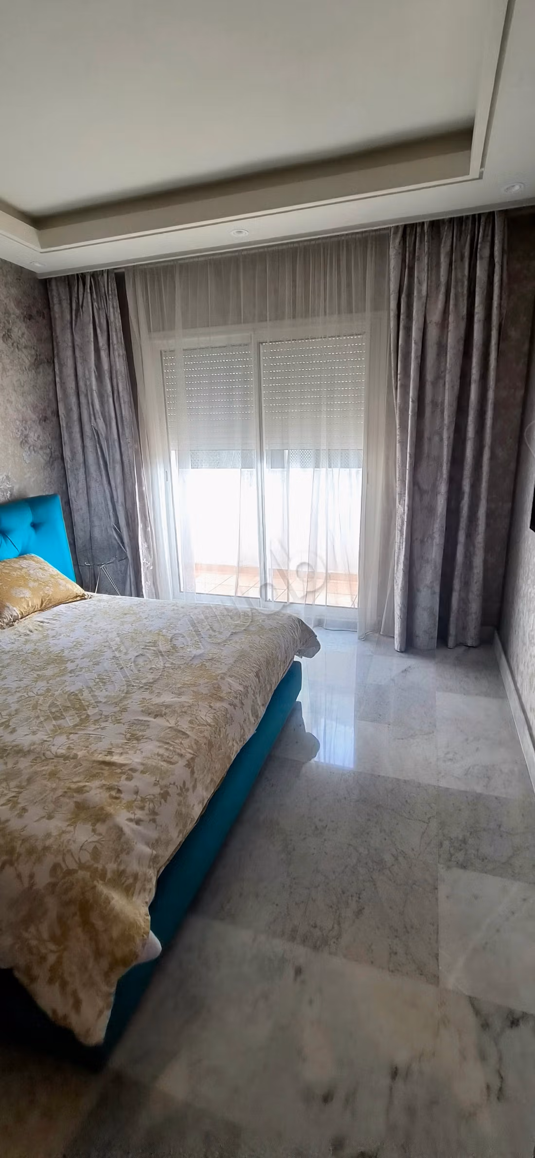 Sell apartment in Maârif. Area 188 m². Moroccan living room, security