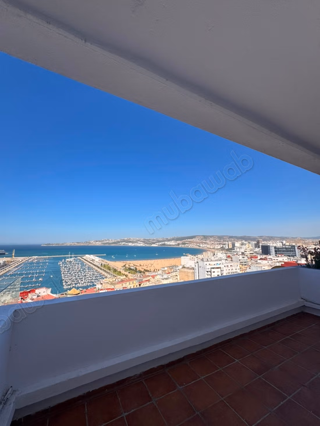 Appartamento arredato di prestigio con vista mare