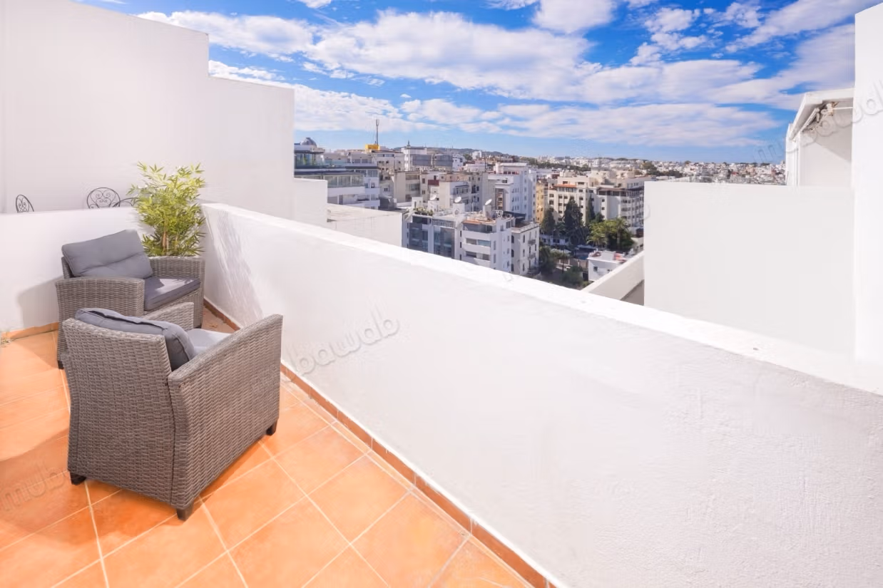 Appartamento arredato di prestigio con vista mare