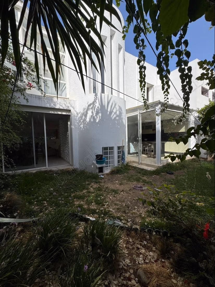 Location villa de haut standing à Riyad. 4 chambres agréables. Bien meublé