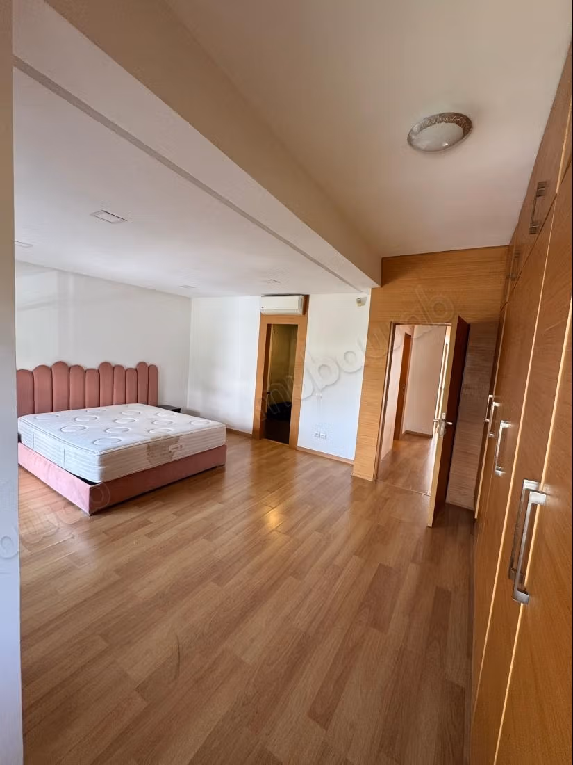 Location villa de haut standing à Riyad. 4 chambres agréables. Bien meublé