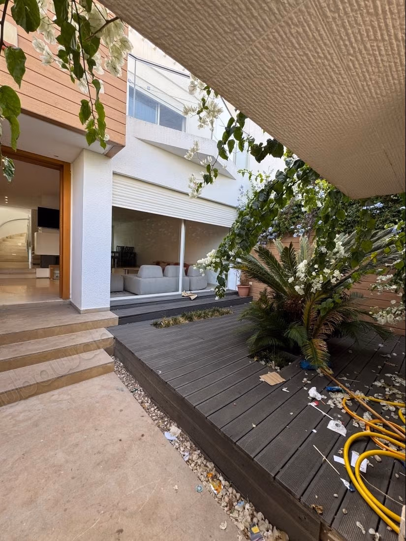 Location villa de haut standing à Riyad. 4 chambres agréables. Bien meublé