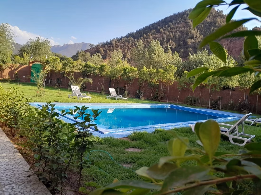 Villa te koop, 690 vierkante meter, prijs 100.000 dirham
