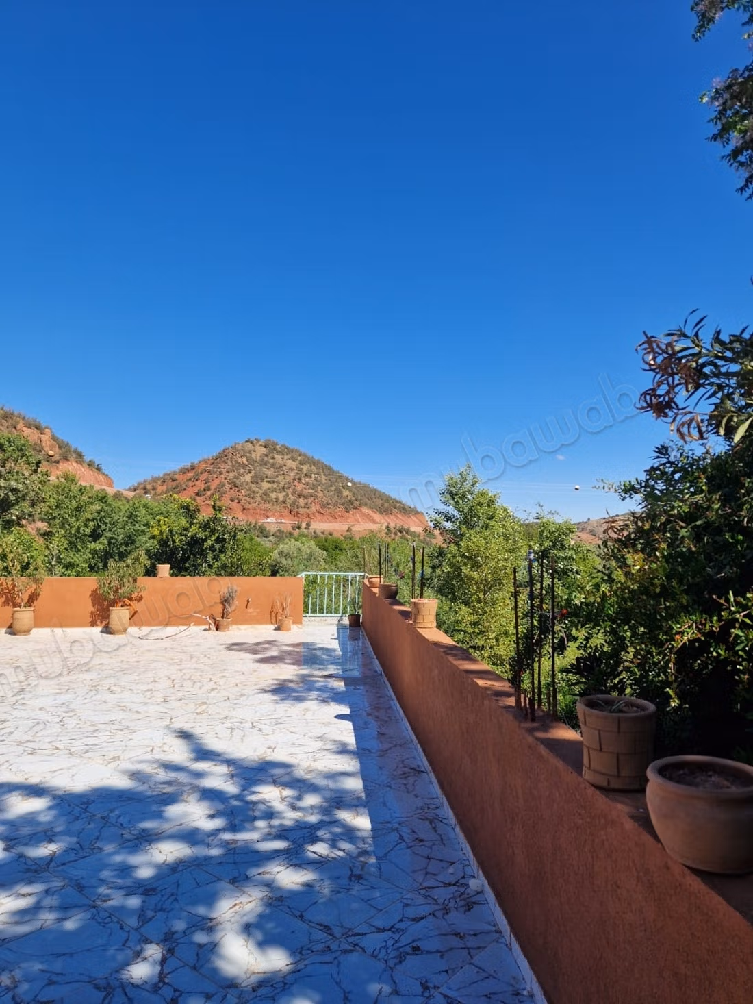 Villa te koop, 690 vierkante meter, prijs 100.000 dirham