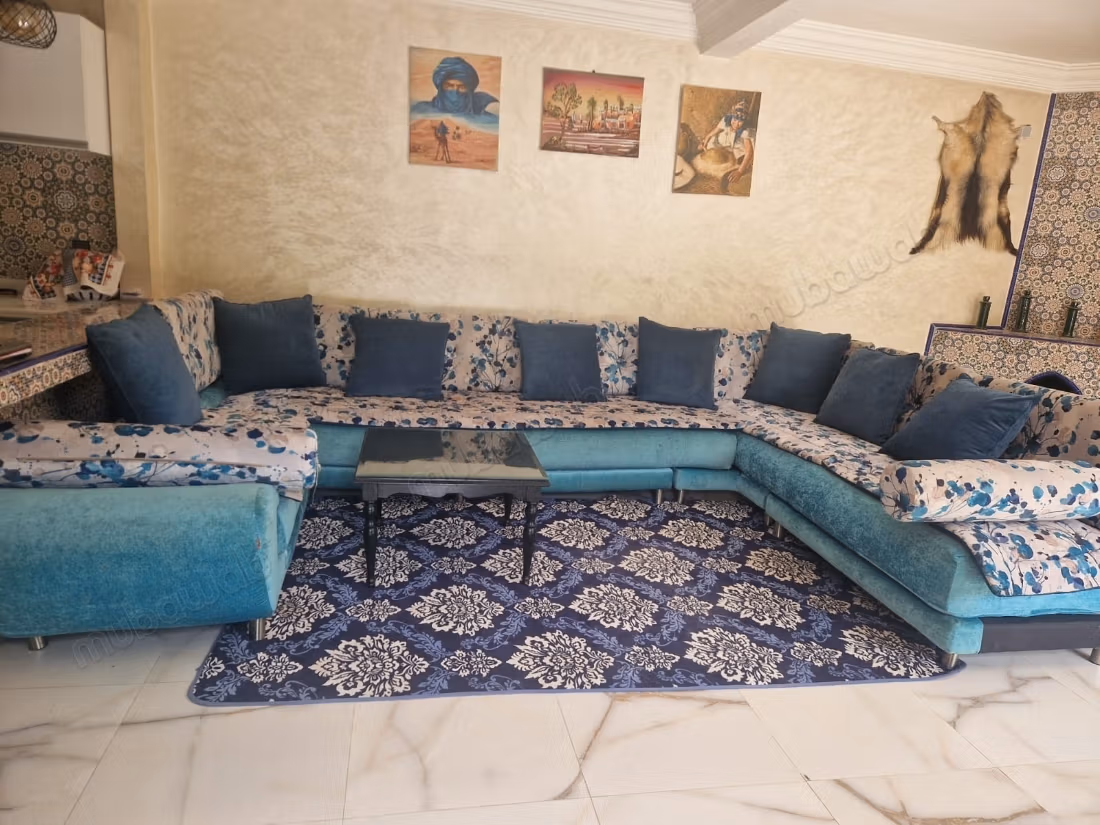 Villa te koop, 690 vierkante meter, prijs 100.000 dirham
