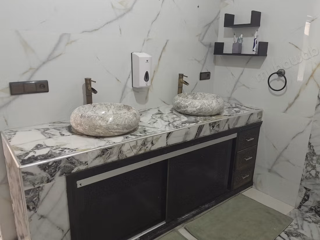Villa te koop, 690 vierkante meter, prijs 100.000 dirham
