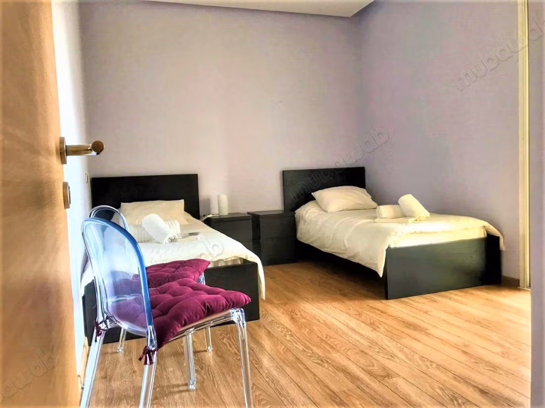 Magnifico Appartamento Arredato con 3 Camere e Piscina