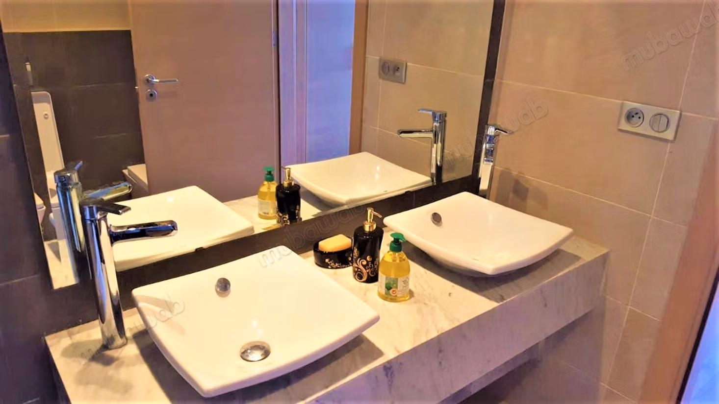 Magnifico Appartamento Arredato con 3 Camere e Piscina