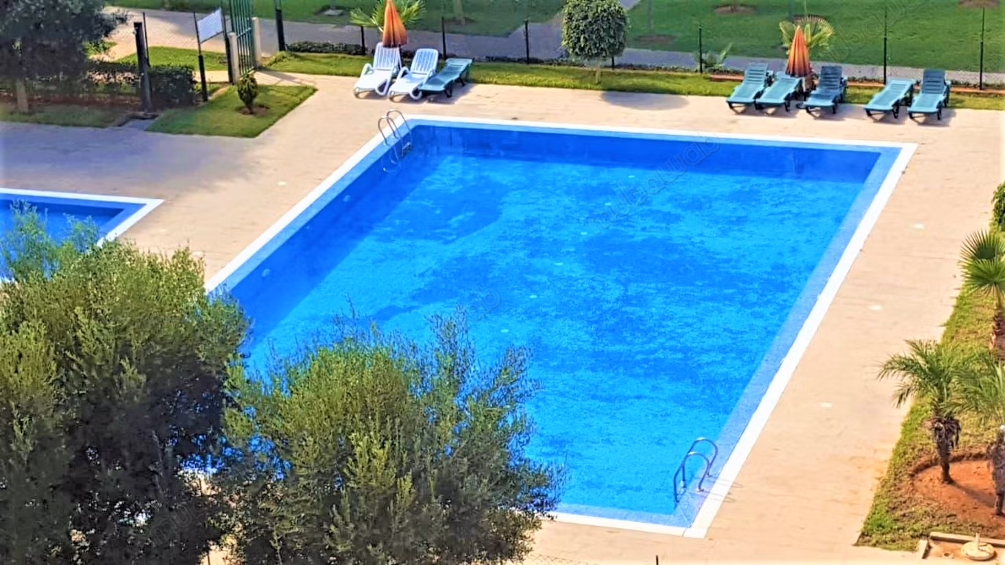 Magnifico Appartamento Arredato con 3 Camere e Piscina