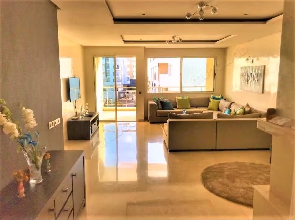 Magnifico Appartamento Arredato con 3 Camere e Piscina