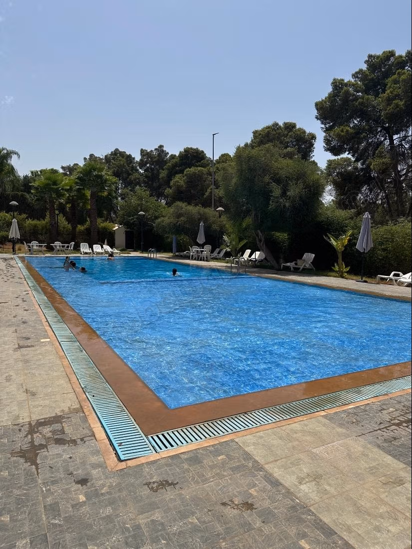 Magnifico appartamento con giardini e piscina a Fes