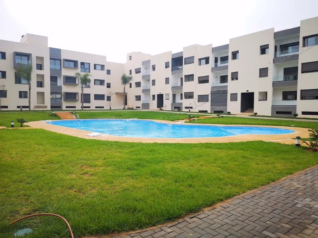 Appartamento arredato in affitto di 136 m² a Harhoura