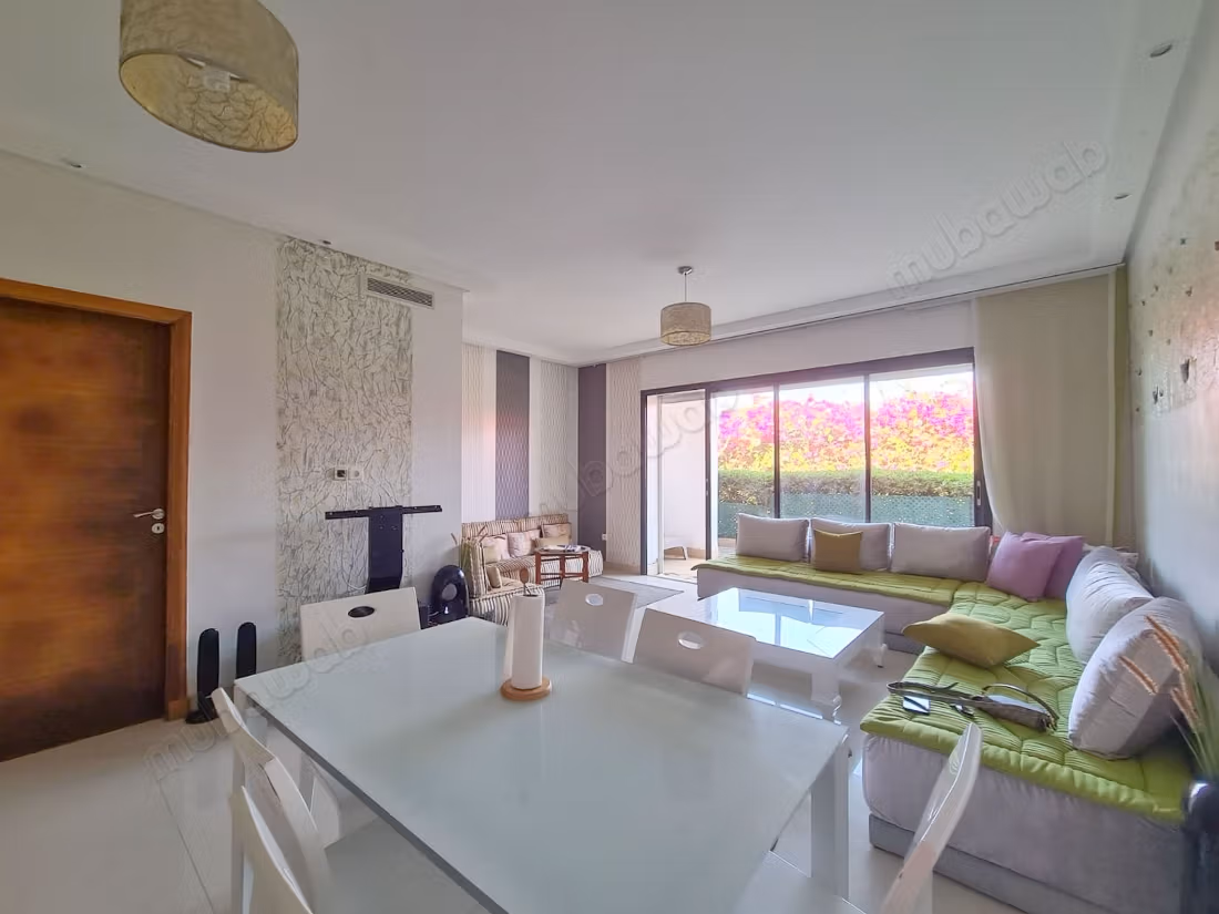 Ground floor apartment with sea view