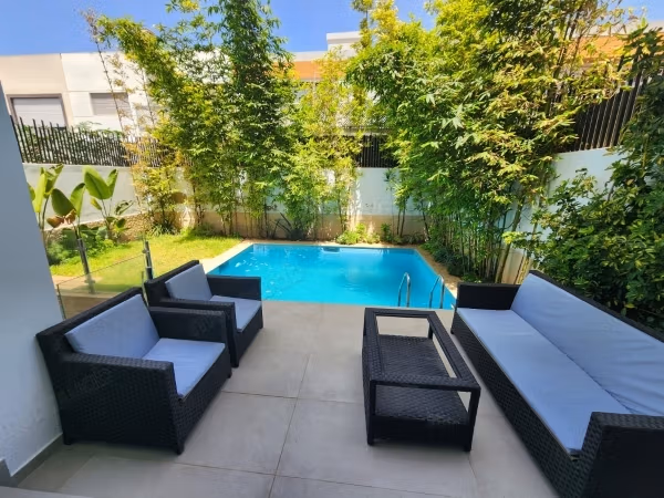 Location vide ou meublé villa de luxe à Dar Bouazza. 
4 chambres confortables