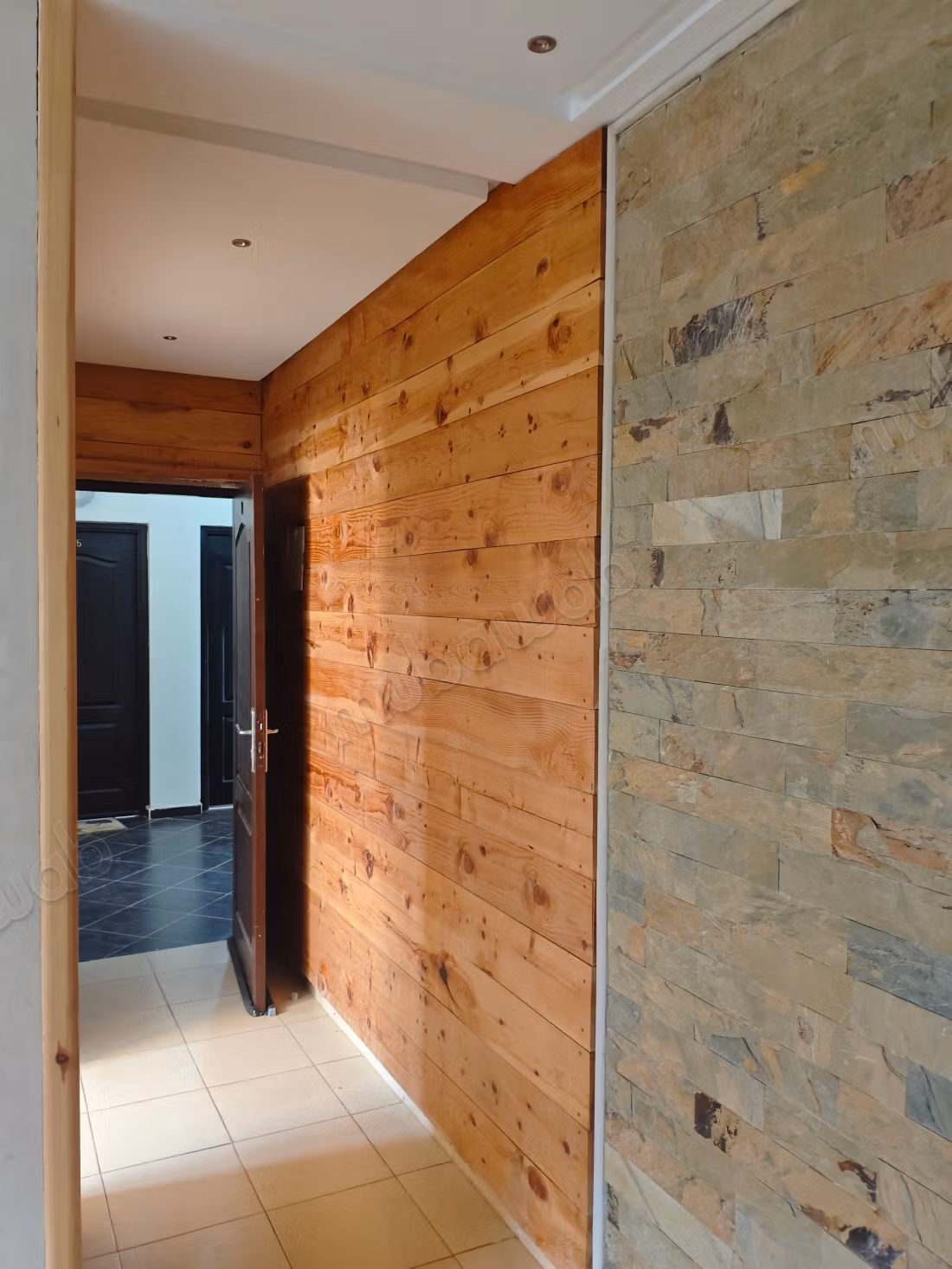 Vente d'un bel appartement dans les Jardins d'Ifrane. Surface de 60 m². Résidence avec piscine, climatisation
