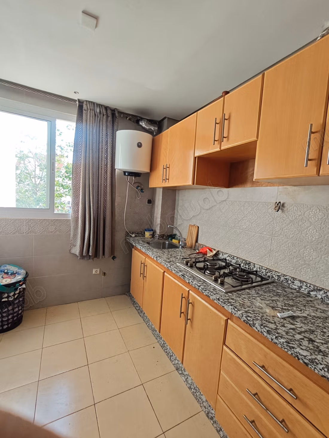 Vente d'un bel appartement dans les Jardins d'Ifrane. Surface de 60 m². Résidence avec piscine, climatisation