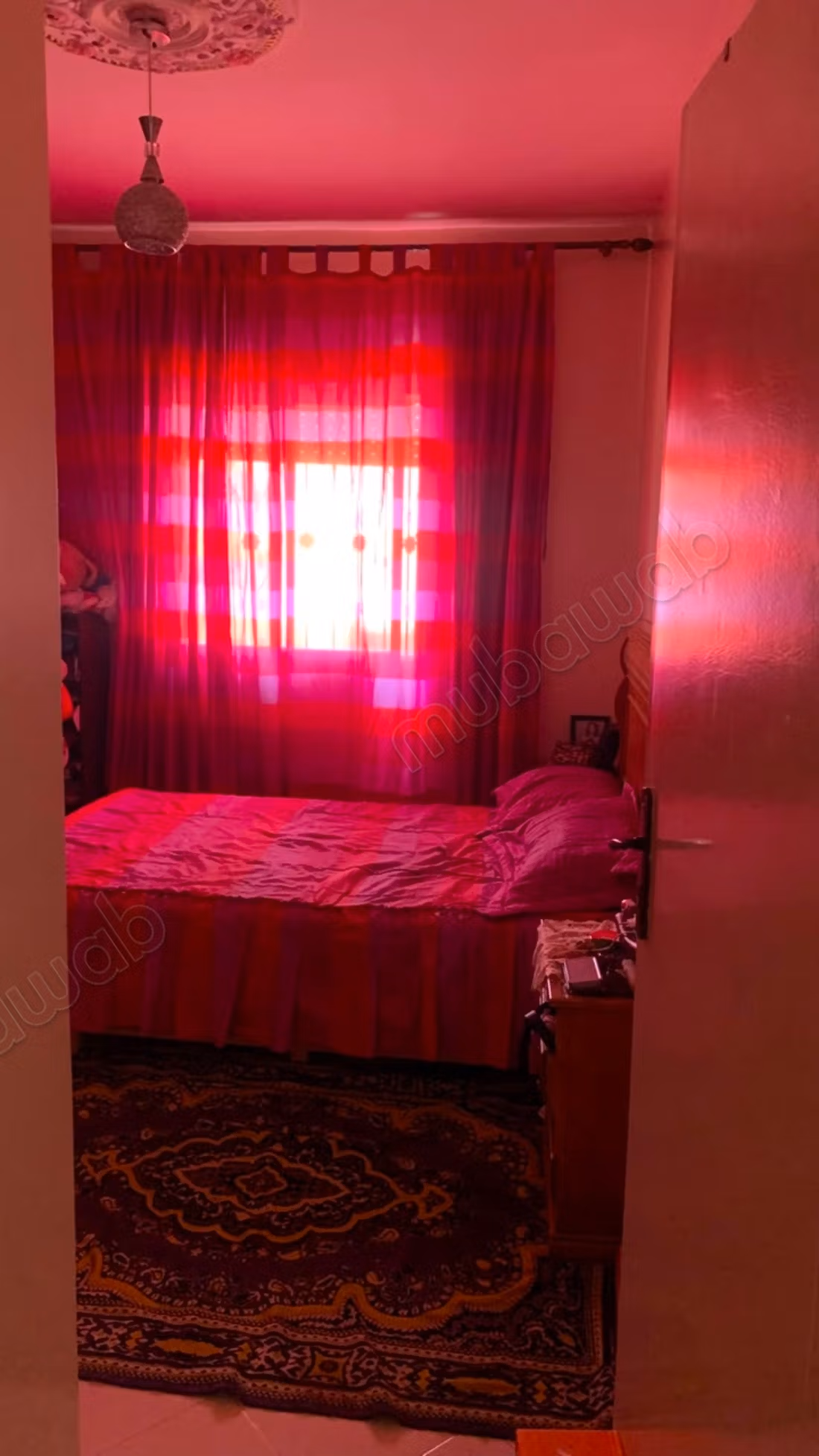 Vente d'un appartement rue Abdelkader El Saharaoui derrière la clinique 10 Mars, précisément à la station 10 Mars tramway. 2 grandes pièces