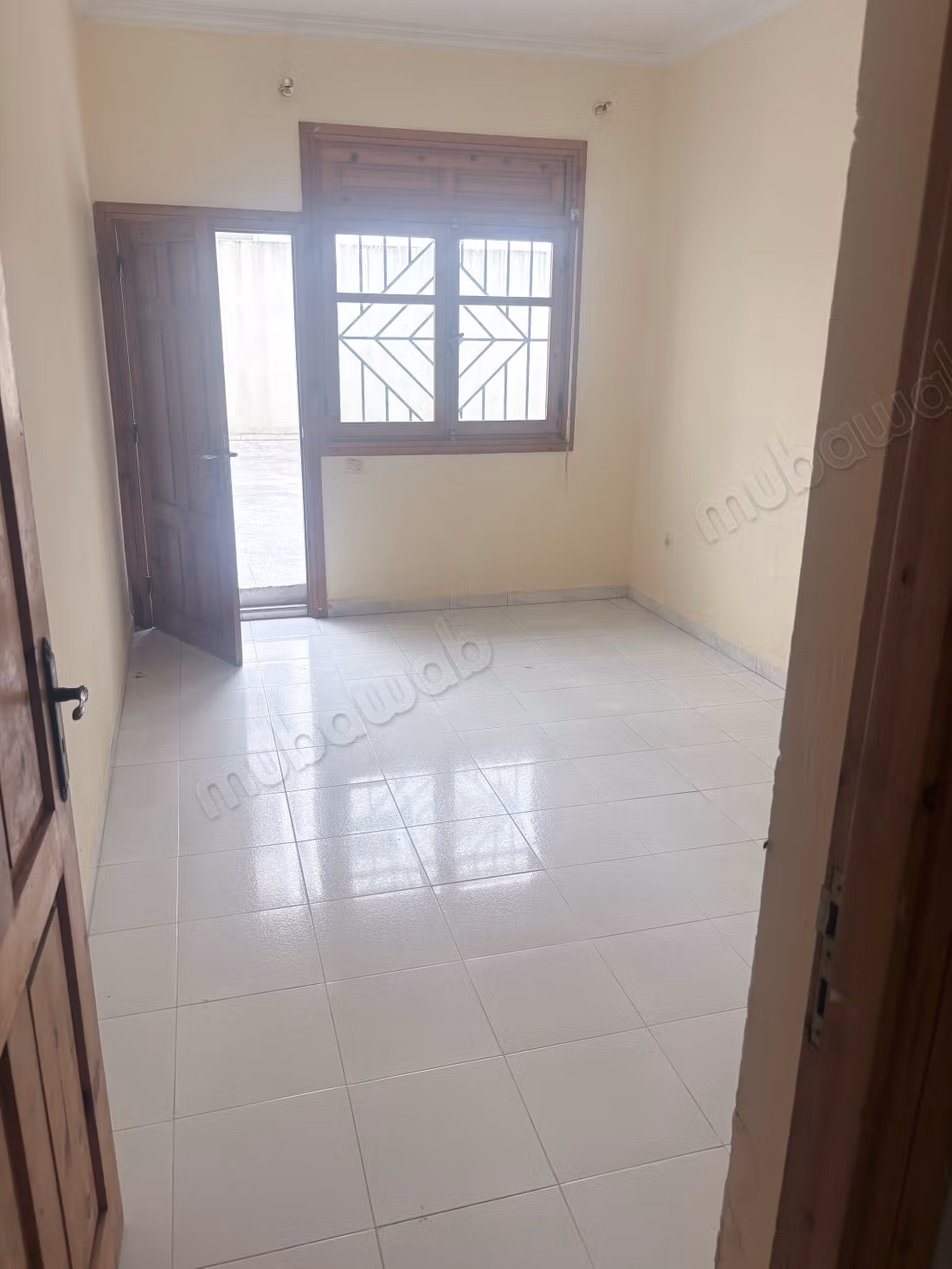 Apartment for sale in Mimosas. 3 beautiful bedrooms. Satellite dish, secure residence