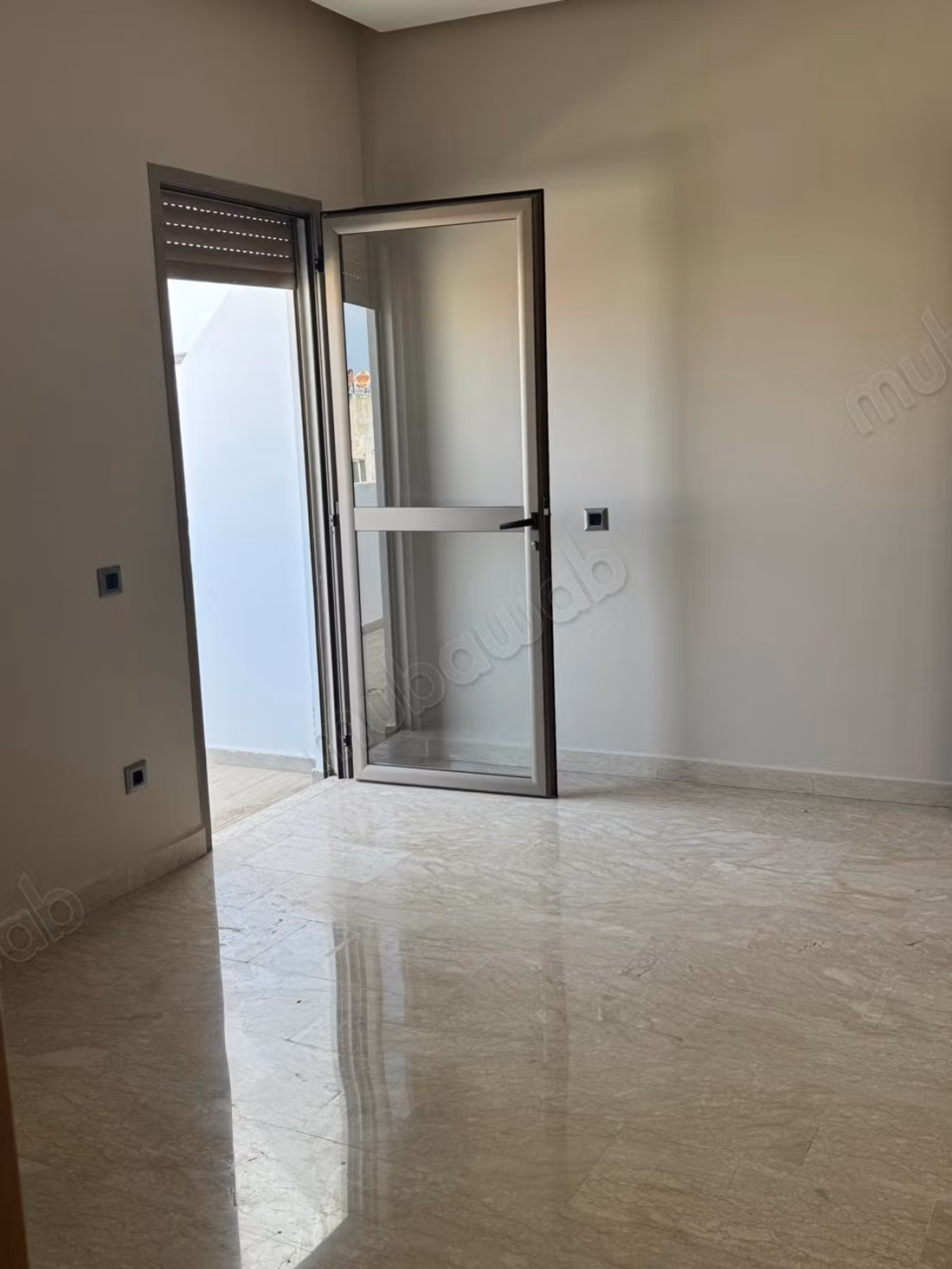 Affitta un appartamento a Val Fleury. 1 Area living. Posti auto e terrazza