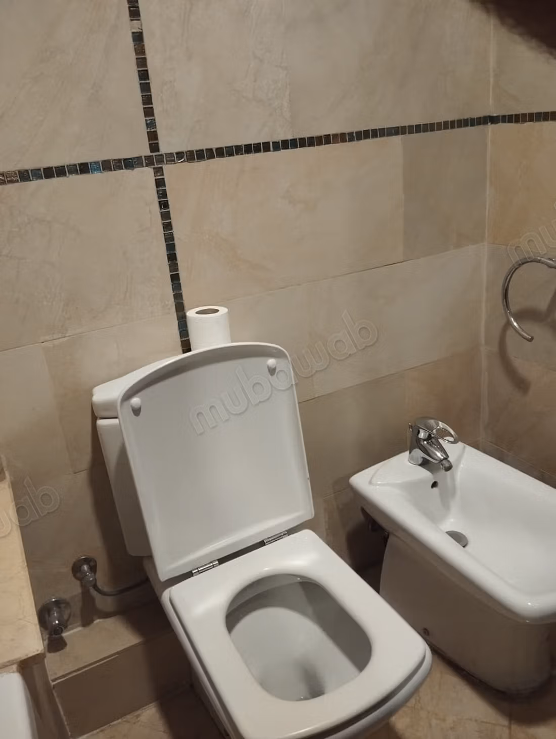 Encuentra un apartamento en alquiler en Racine. Área de 156 m². Ascensor y espacios de estacionamiento