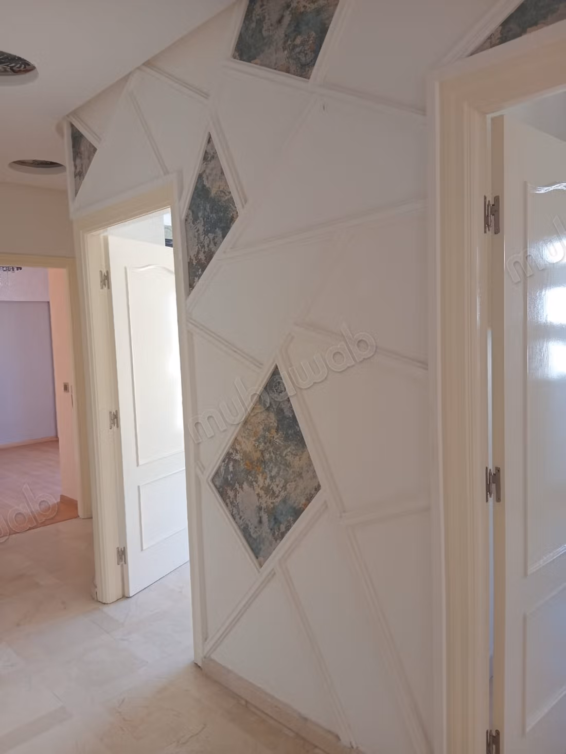 Find an apartment for rent in Racine. 
5 comfortable rooms. 
Carpark, Balcony