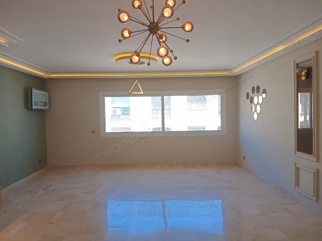 Find an apartment for rent in Racine. 
5 comfortable rooms. 
Carpark, Balcony