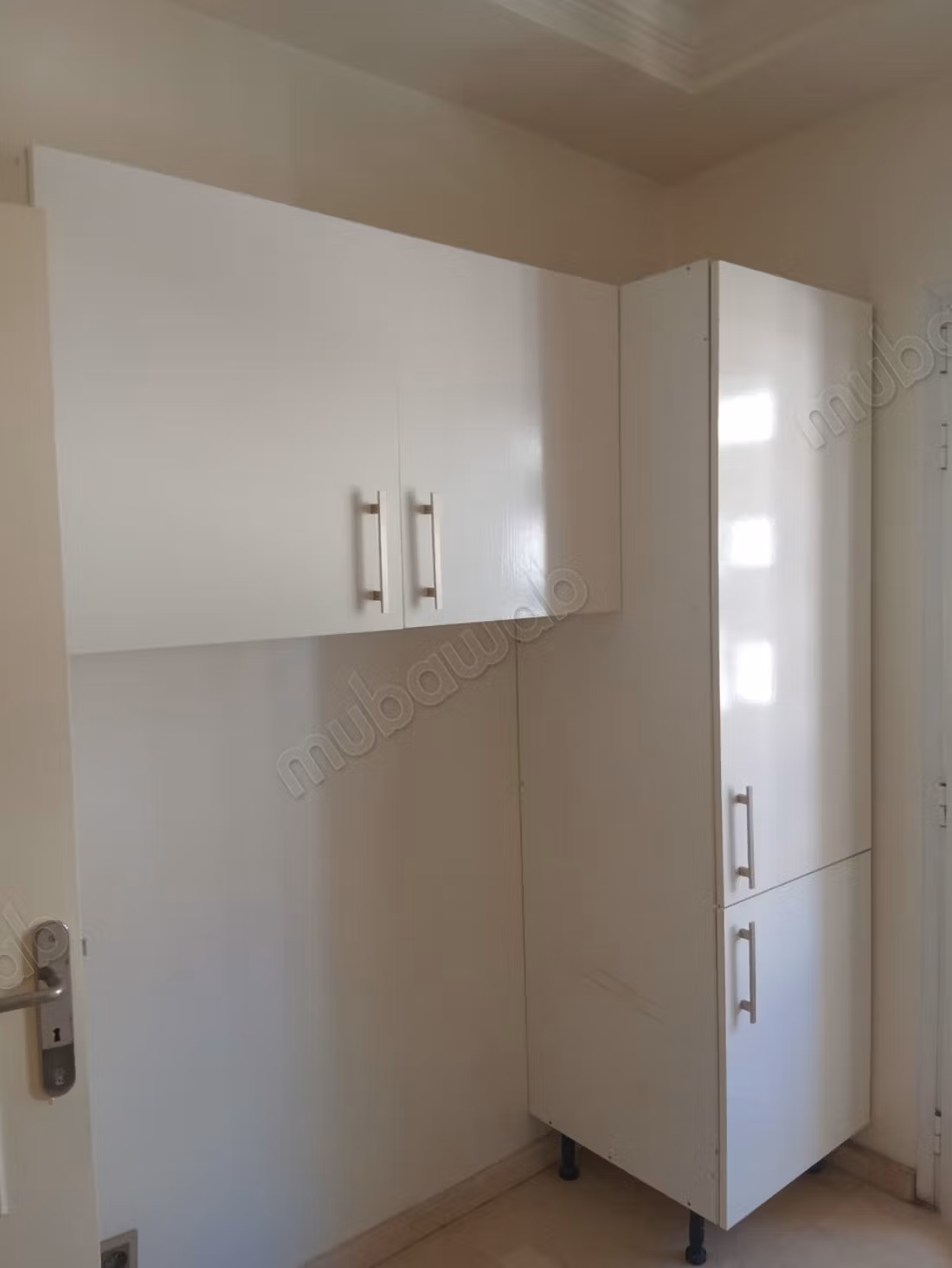 Find an apartment for rent in Racine. 
5 comfortable rooms. 
Carpark, Balcony