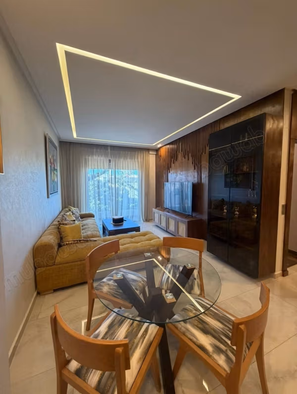 Appartamenti in affitto nel centro città. Superficie 69 m². Camino, piscina
