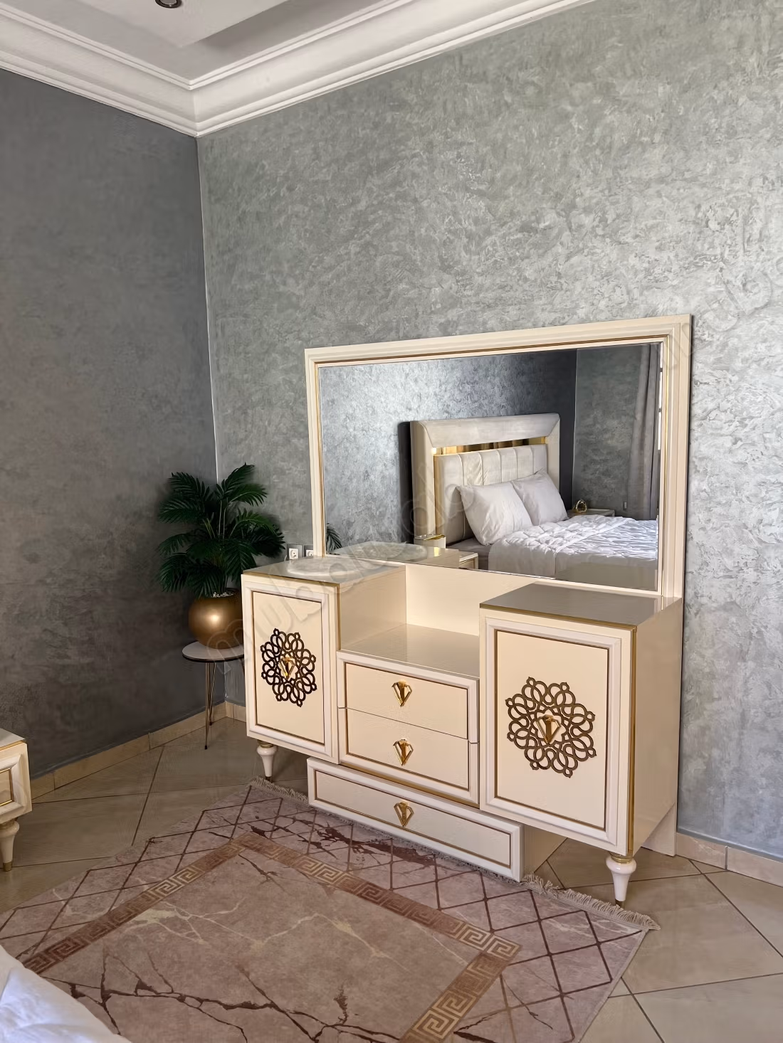 Chambre meublée à louer – Fille uniquement