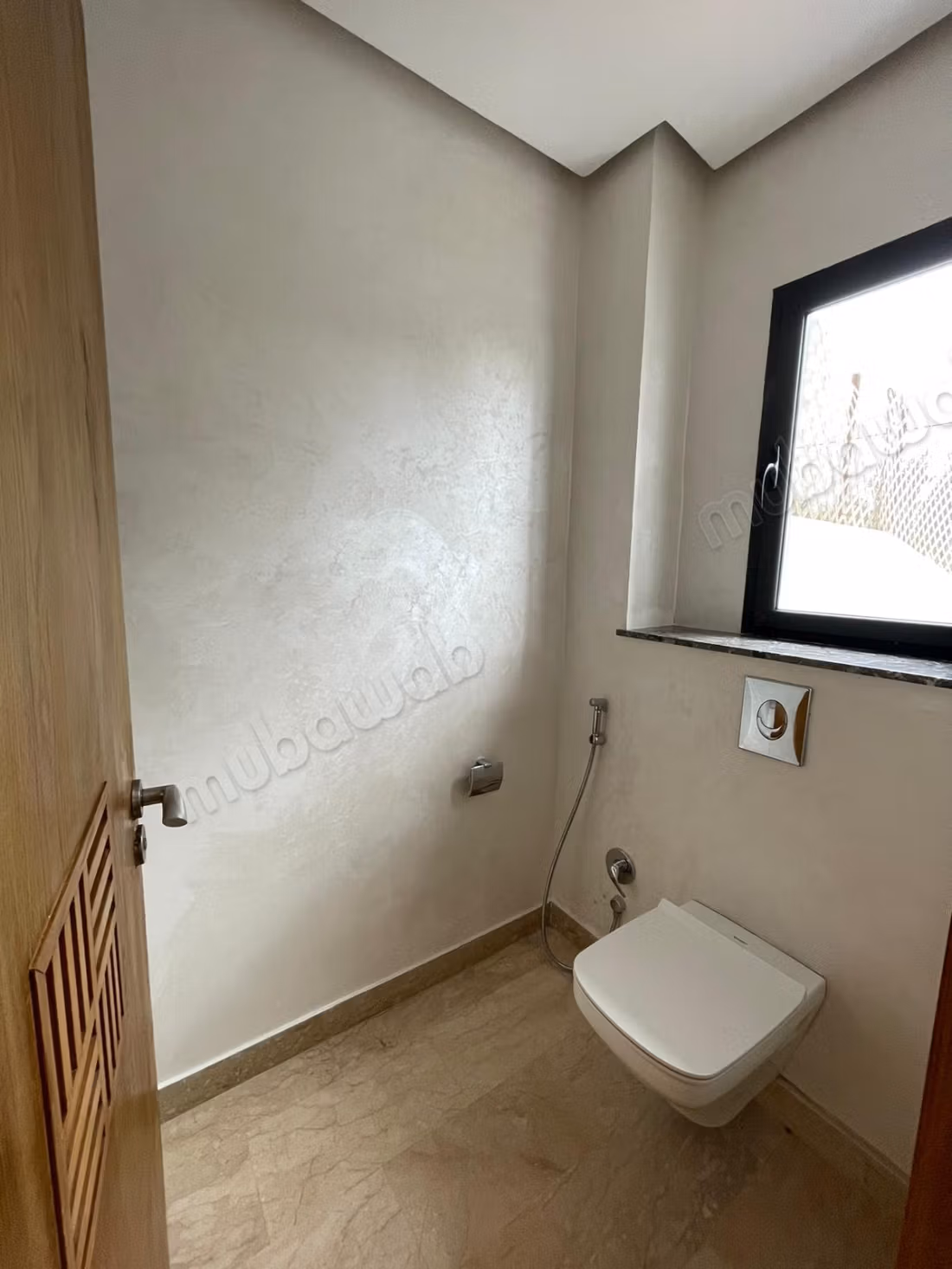Studio for sale in Beausejour next to CFC