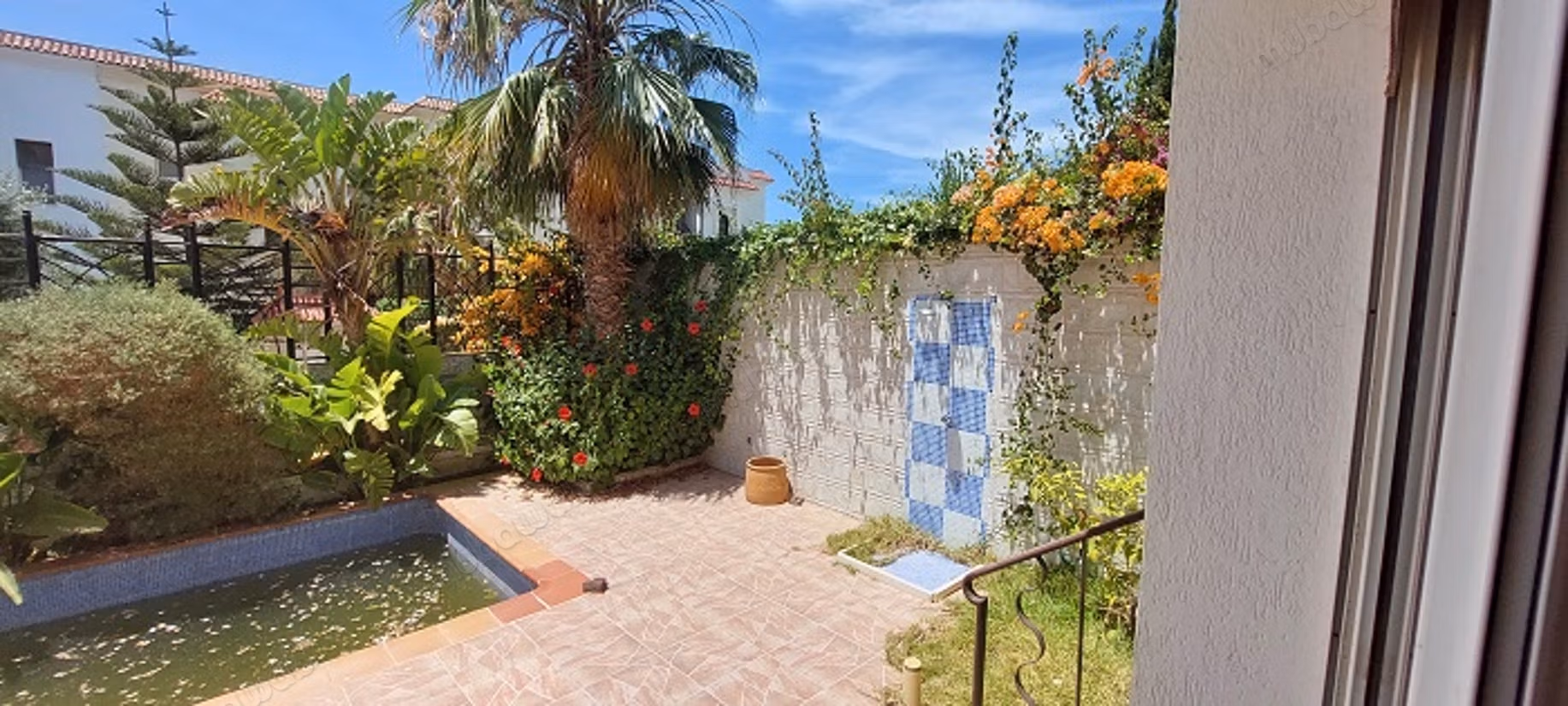 Villa with pool in a secured residence