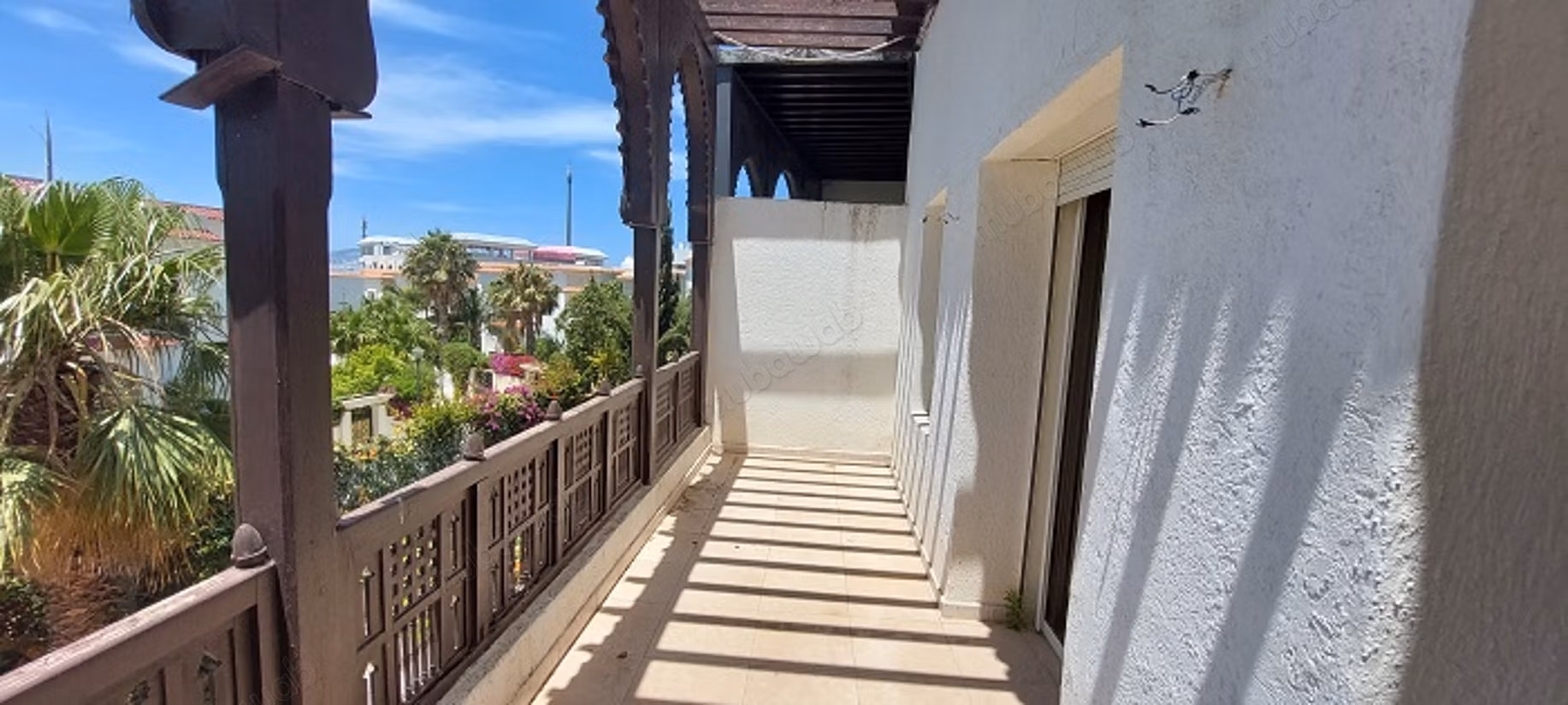 Villa with pool in a secured residence