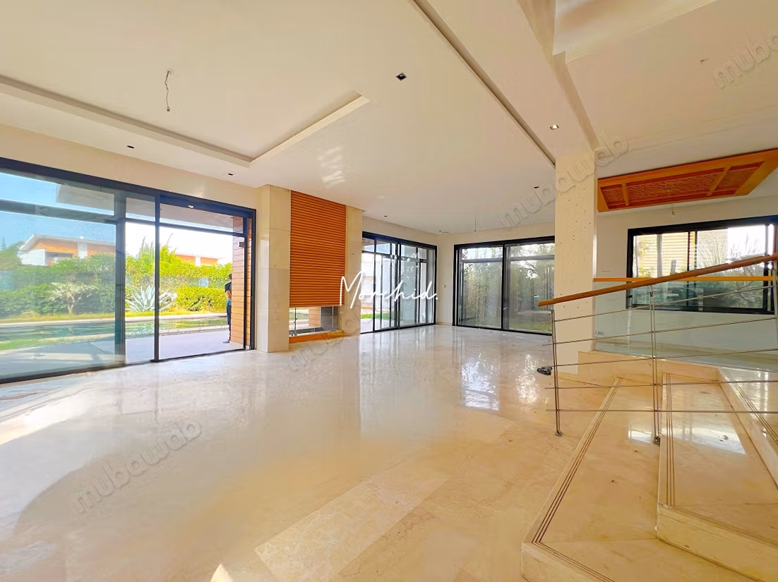 Villa Te Huur met Uitzicht op het Meer in Groene Stad Bouskoura