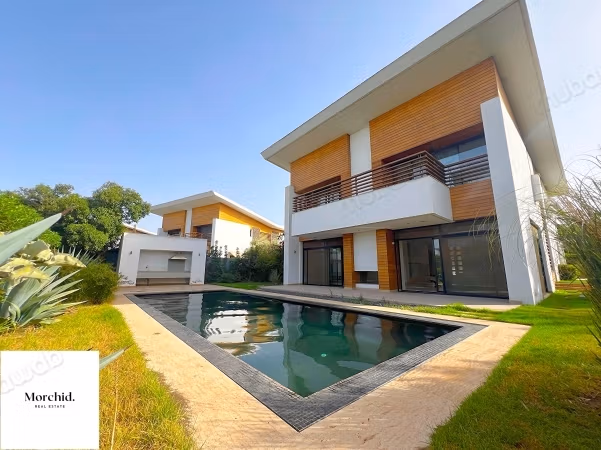 Villa for Rent with a View of the Lake in Green City Bouskoura