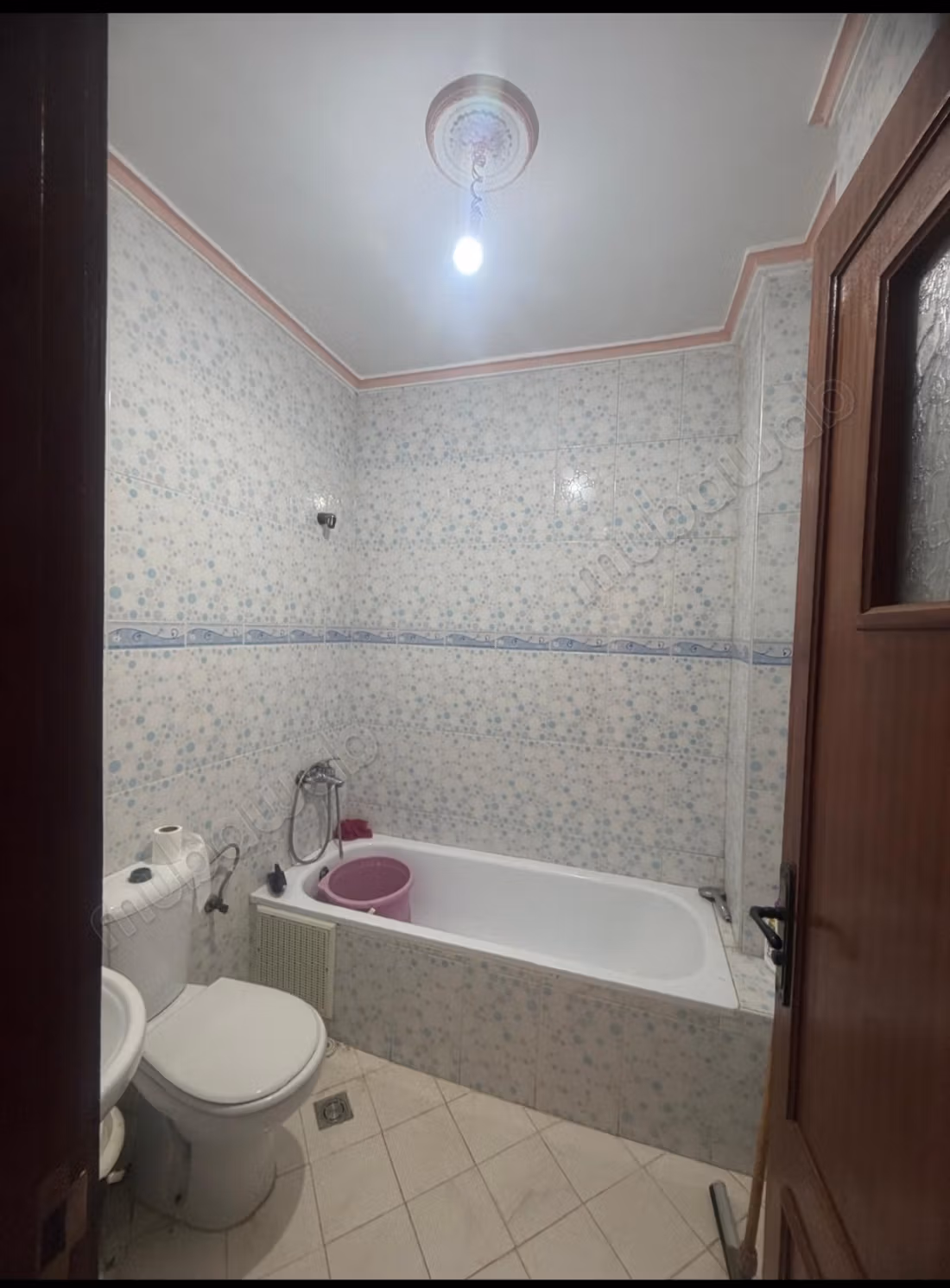 Mooie appartement te koop. 4 kamers. Parabool