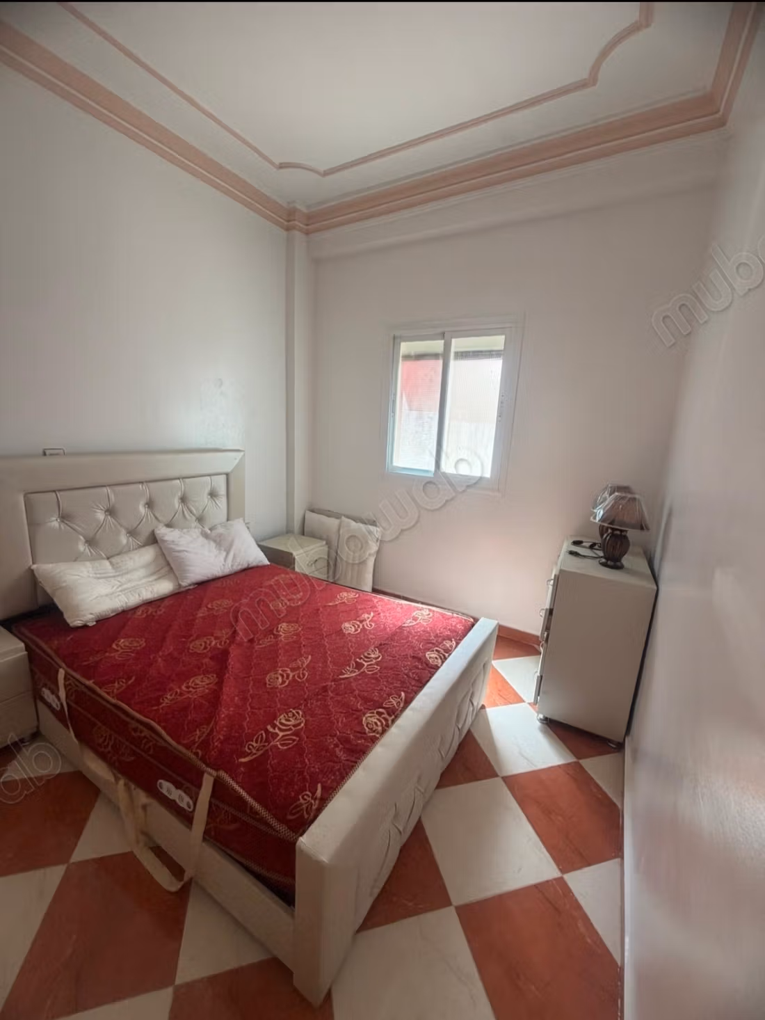 Mooie appartement te koop. 4 kamers. Parabool