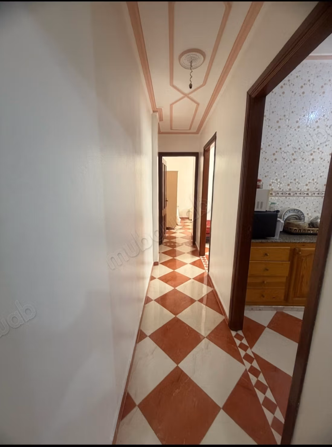Mooie appartement te koop. 4 kamers. Parabool