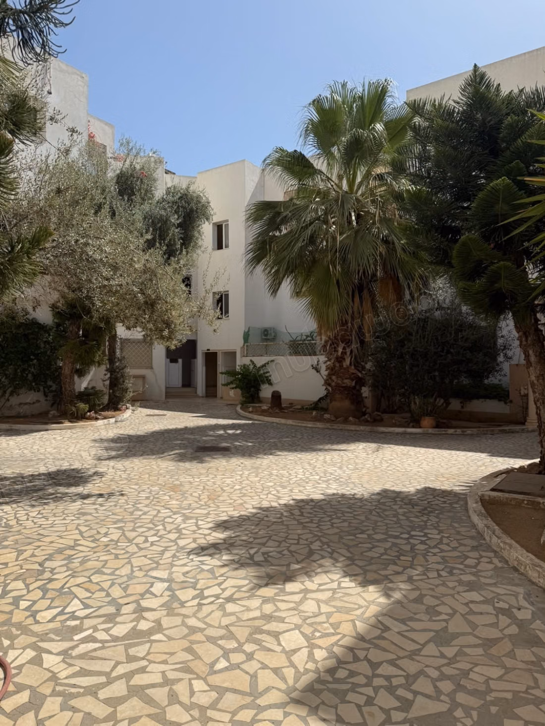 For sale an S2 apartment in Cité Enasser 2