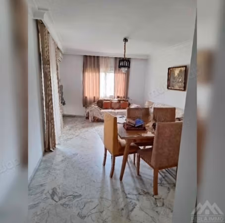 For sale an S2 apartment in Cité Enasser 2