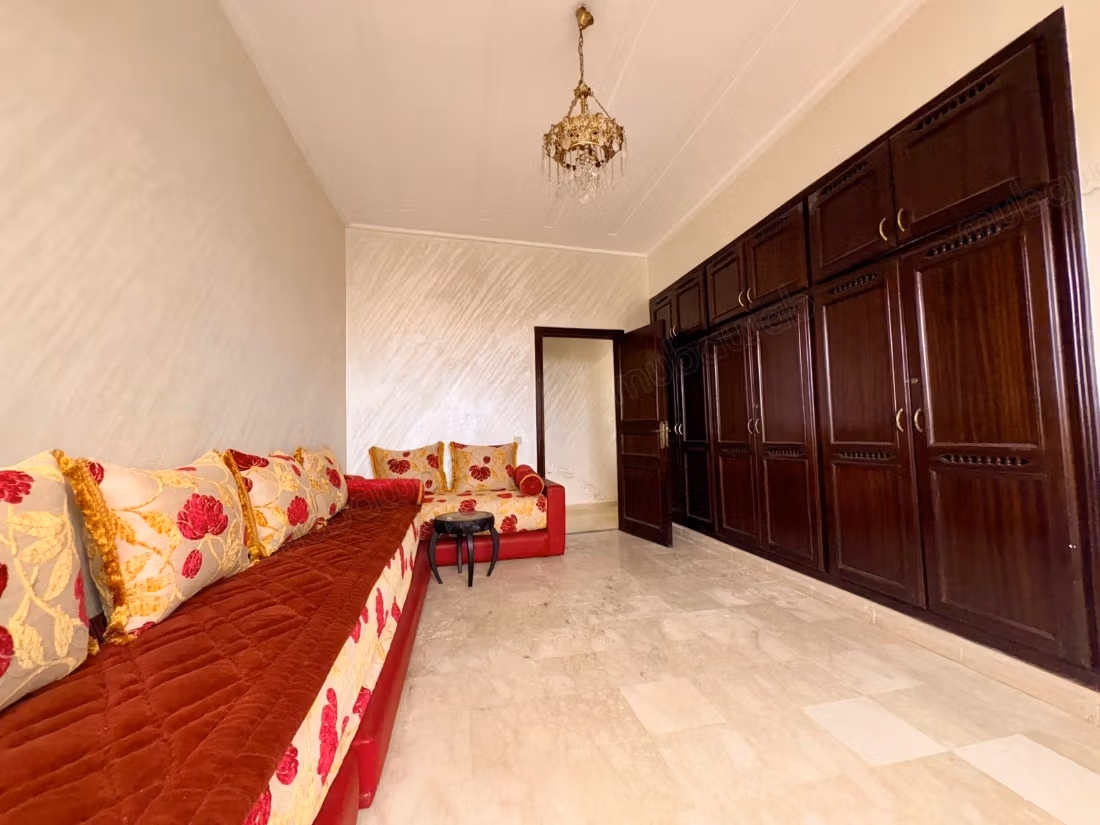 2-slaapkamer appartement te huur per dag in 2 maart